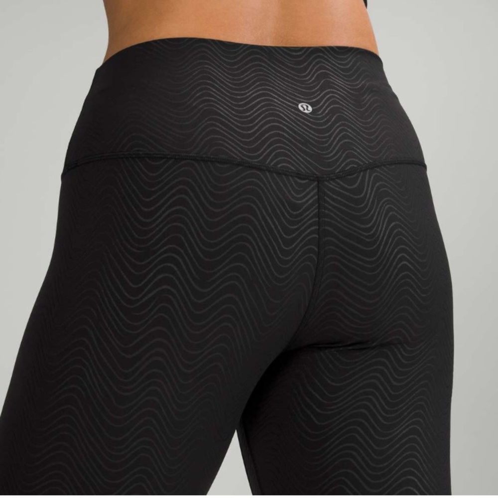 Lululemon Align 28” Aqueous Emboss Black Leggings Size 4
